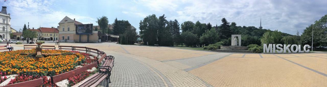 Mse Apartman Miskolc Bagian luar foto
