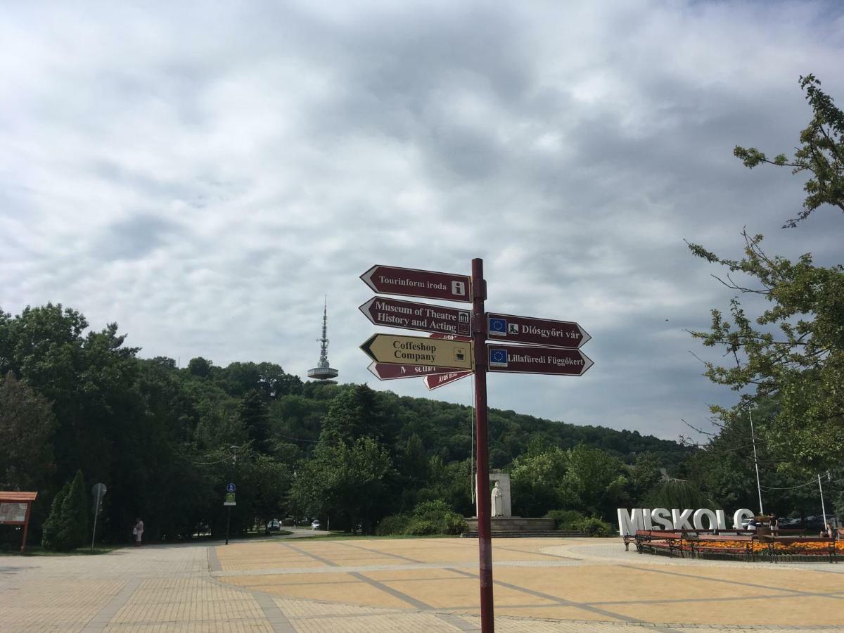 Mse Apartman Miskolc Bagian luar foto