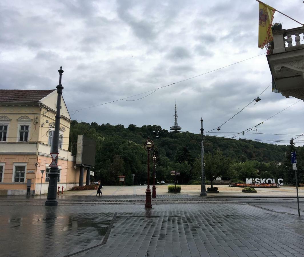 Mse Apartman Miskolc Bagian luar foto