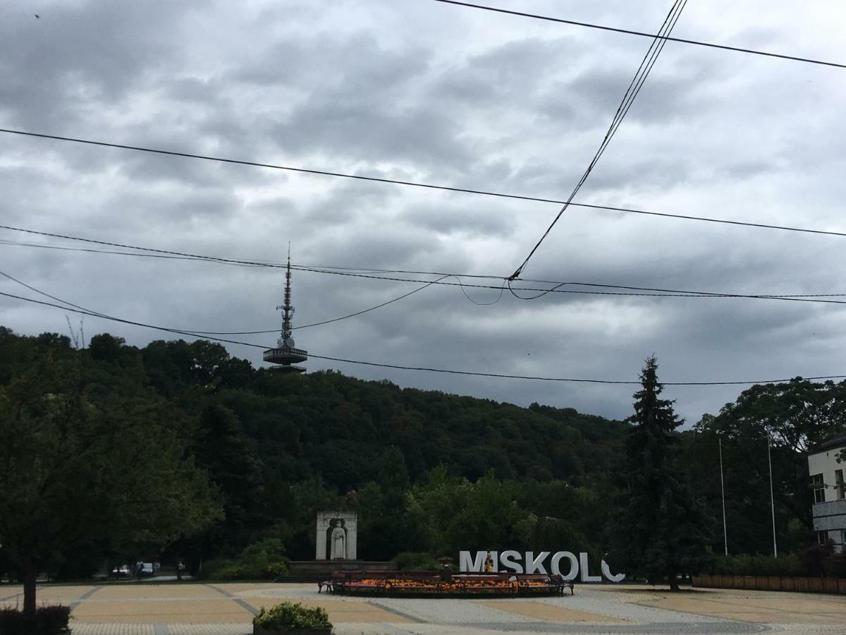 Mse Apartman Miskolc Bagian luar foto